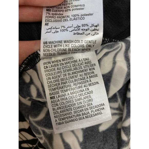 INC International Concepts Top Blouse Black and White Ruched Sleeveless Small - Picture 11 of 13